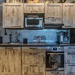 Loft By The Asunto Omakotitalon Alakerrassa Ylojarvi