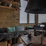 Loft By The Asunto Omakotitalon Alakerrassa Semesterbostad Ylojarvi
