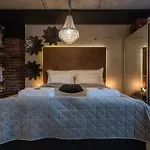 Loft By The Asunto Omakotitalon Alakerrassa * Ylojarvi