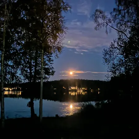 Loft By The Asunto Omakotitalon Alakerrassa *