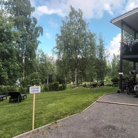 Loft By The Asunto Omakotitalon Alakerrassa *