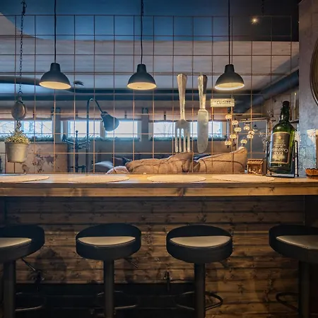 Loft By The Asunto Omakotitalon Alakerrassa