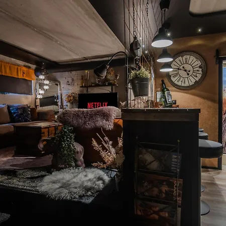 Loft By The Asunto Omakotitalon Alakerrassa Дом отдыха Ylojarvi