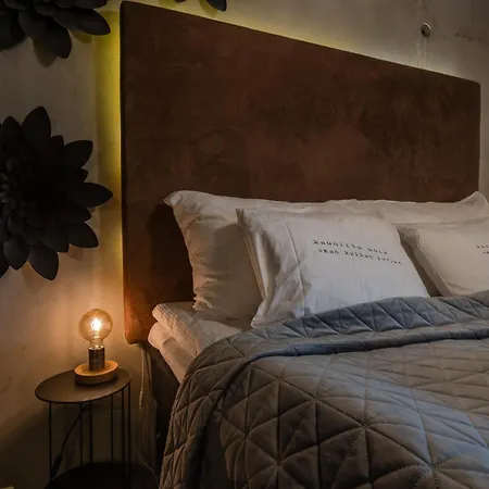 Loft By The Asunto Omakotitalon Alakerrassa *