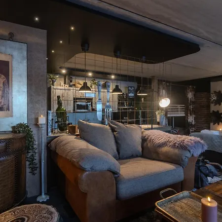 Dom wakacyjny Loft By The Asunto Omakotitalon Alakerrassa *