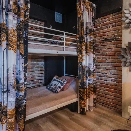 Loft By The Asunto Omakotitalon Alakerrassa * Ylojarvi