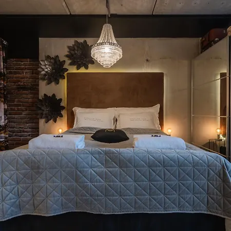 Loft By The Asunto Omakotitalon Alakerrassa * Ylojarvi