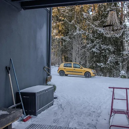 Loft By The Asunto Omakotitalon Alakerrassa Dom wakacyjny