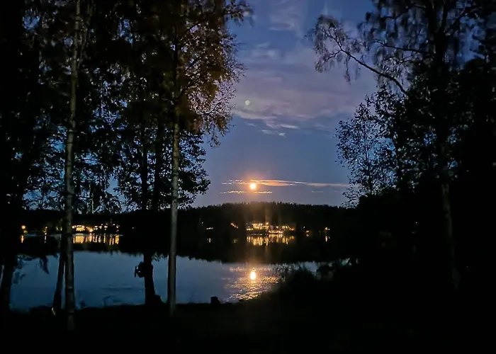 Loft By The Asunto Omakotitalon Alakerrassa *