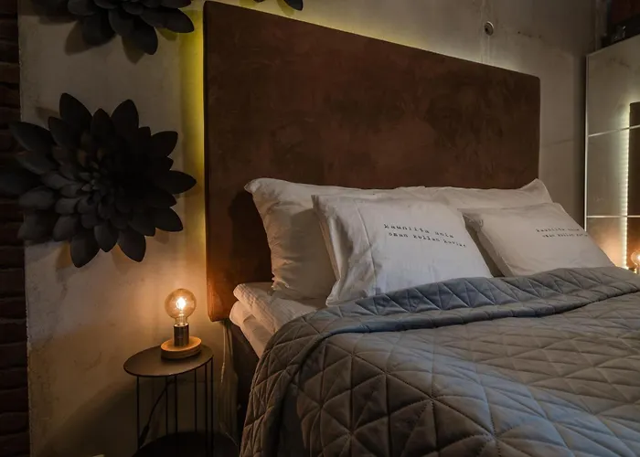 Loft By The Asunto Omakotitalon Alakerrassa *