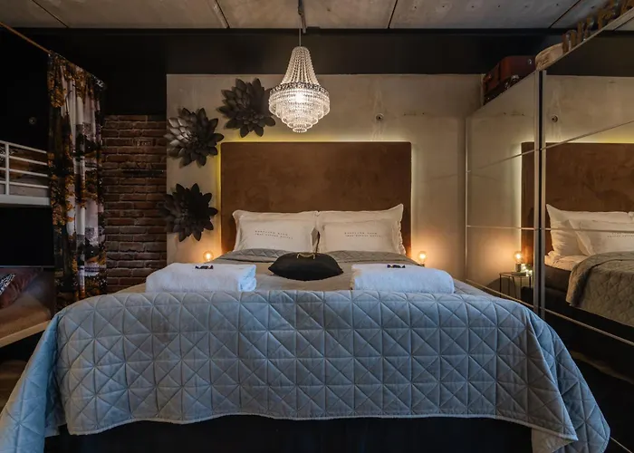 Loft By The Asunto Omakotitalon Alakerrassa * Ylojarvi